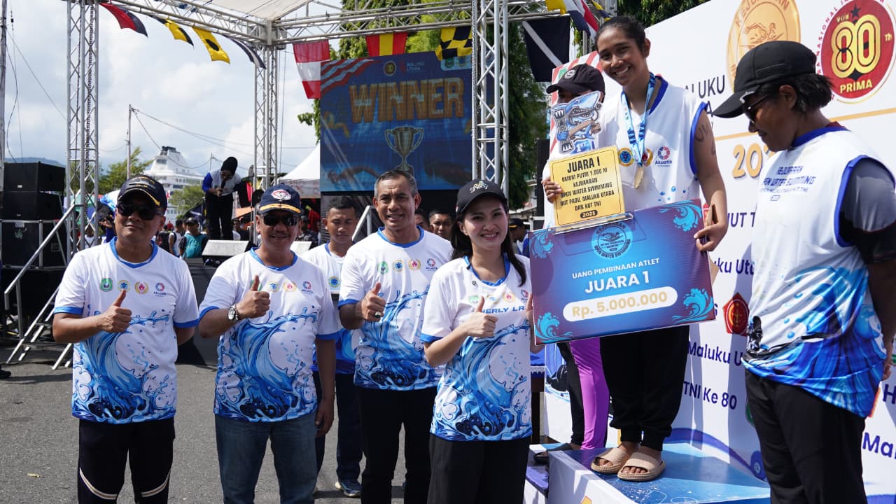 Gubernur Maluku Utara Lepas Kejuaraan Renang Perairan Terbuka di Pantai Falajawa