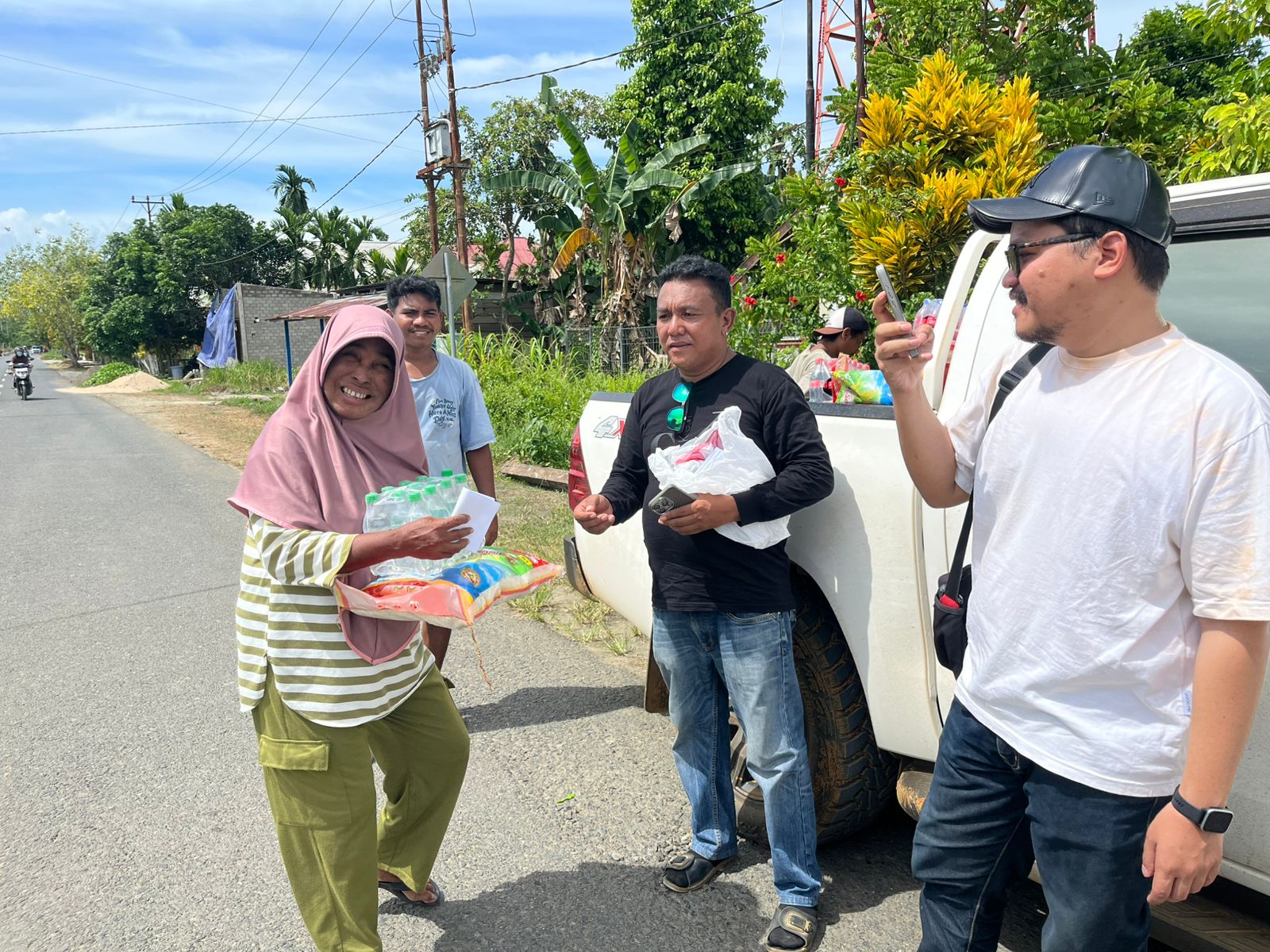 Lakukan Safari Berbagi, PT MMI Salurkan 150 Paket Sembako Bagi Warga Kota Maba