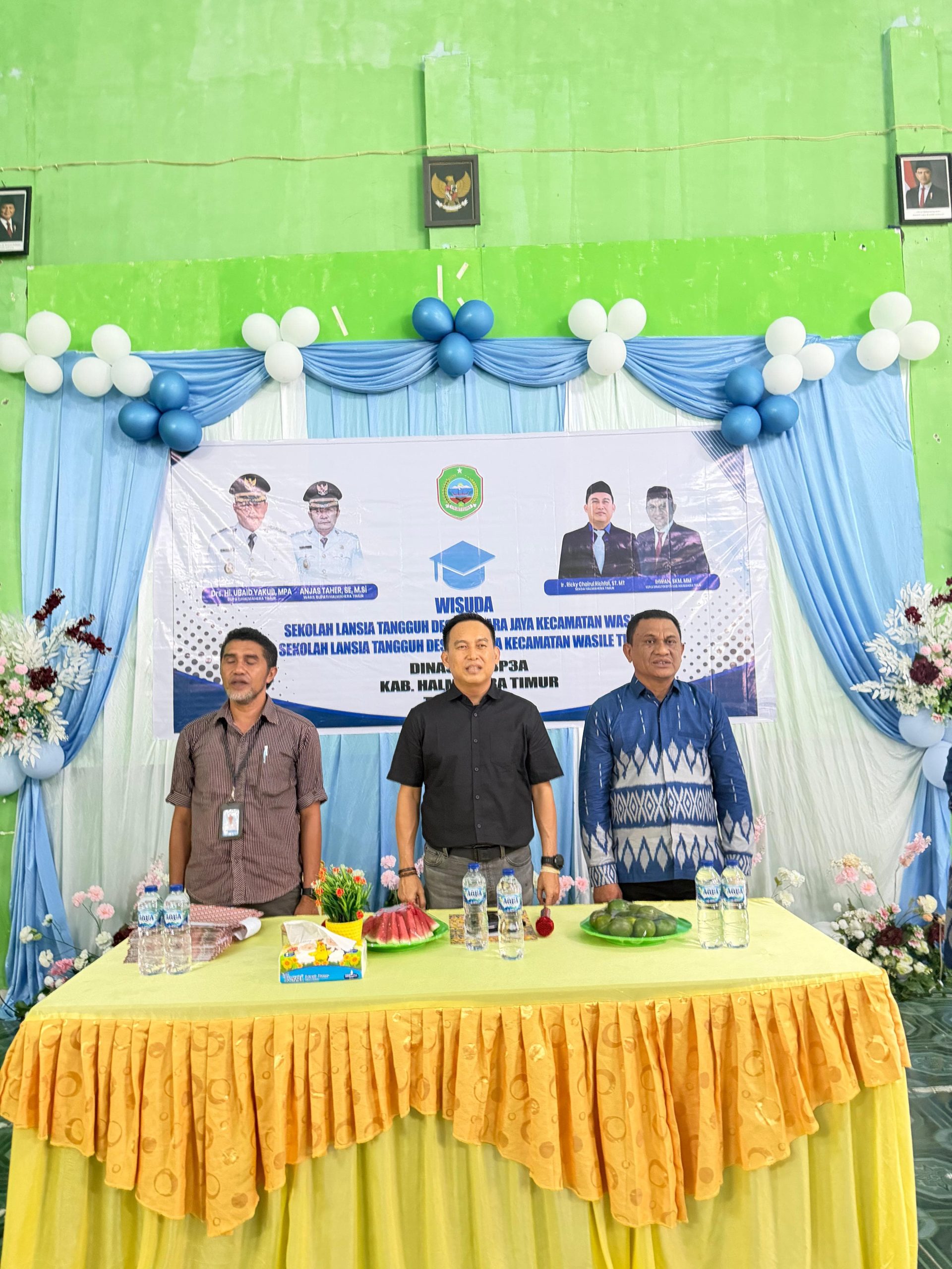 Sekda Haltim Hadiri Wisuda 51 Lansia Di Dua Kecamatan