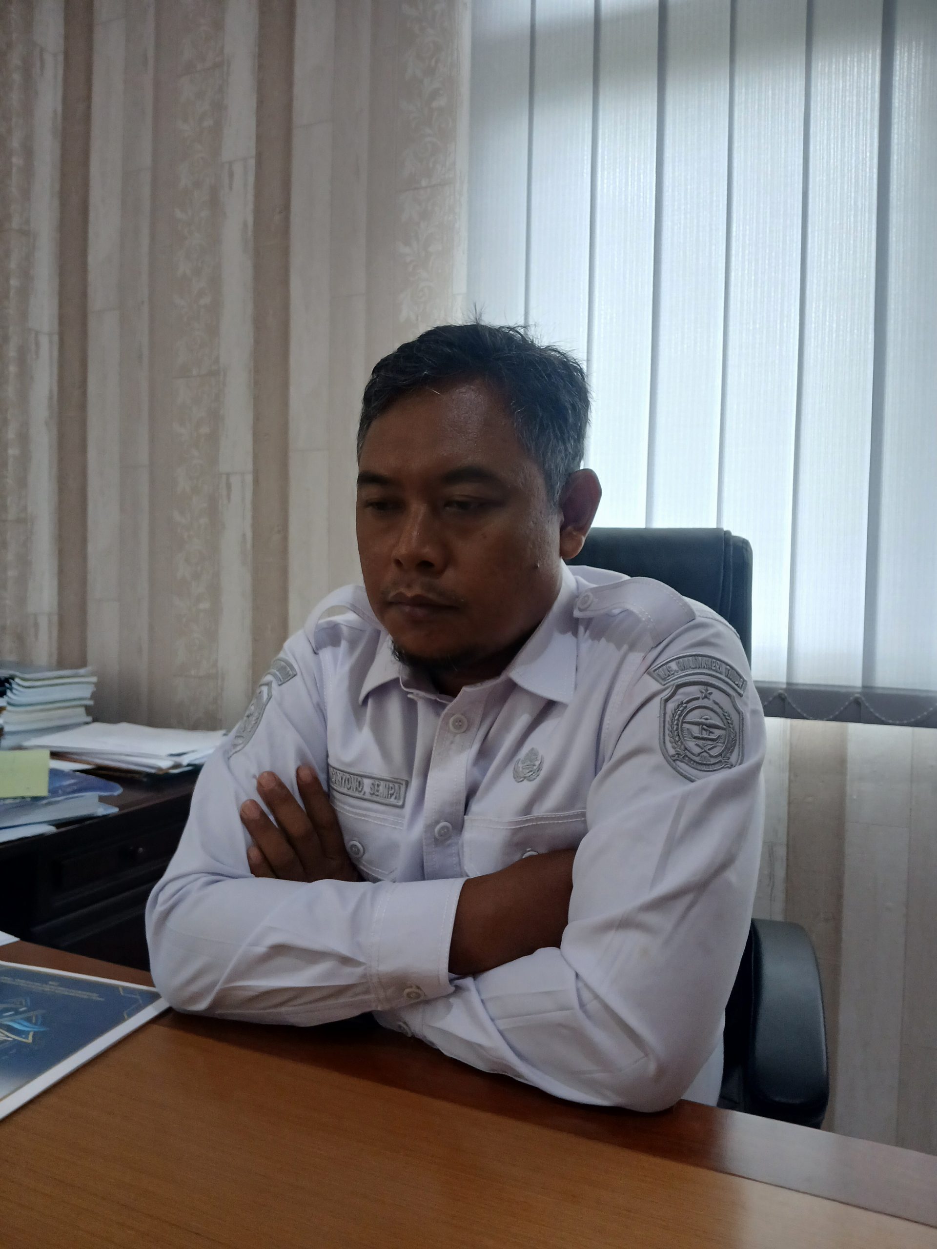 Tingkakan Kenyamanan Warga, Dishub Haltim Pasang Puluhan PJU Di Sejumlah Titik