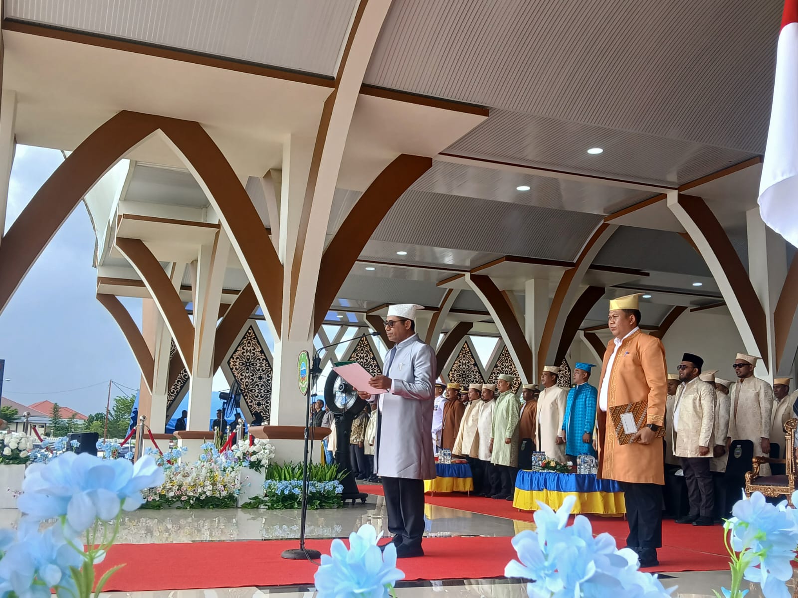 Pimpin Upacara HUT Haltim ke 23, Bupati Ubaid Serukan Semangat Persatuan Bangun Haltim